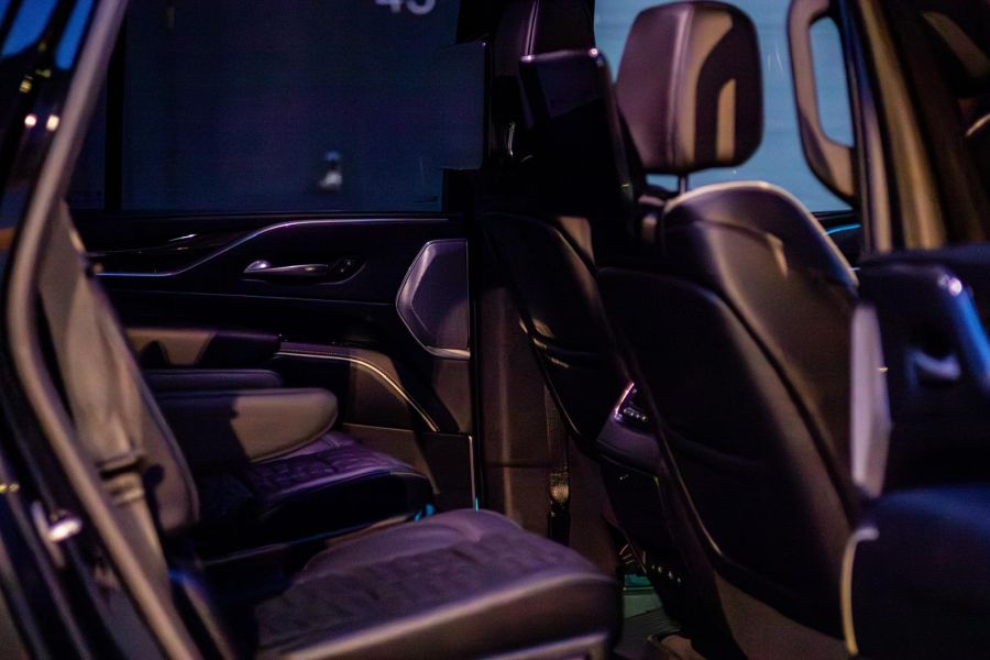 Cadillac Escalade Sport Platinum interior, second-row captain's chairs